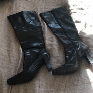 Black knee-high Nine West boots